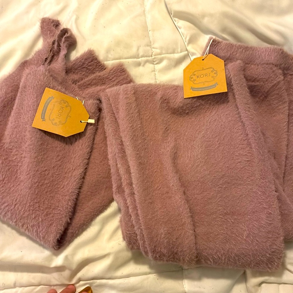 SOFT AND COZY LOUNGE SET - MEDIUM NWT